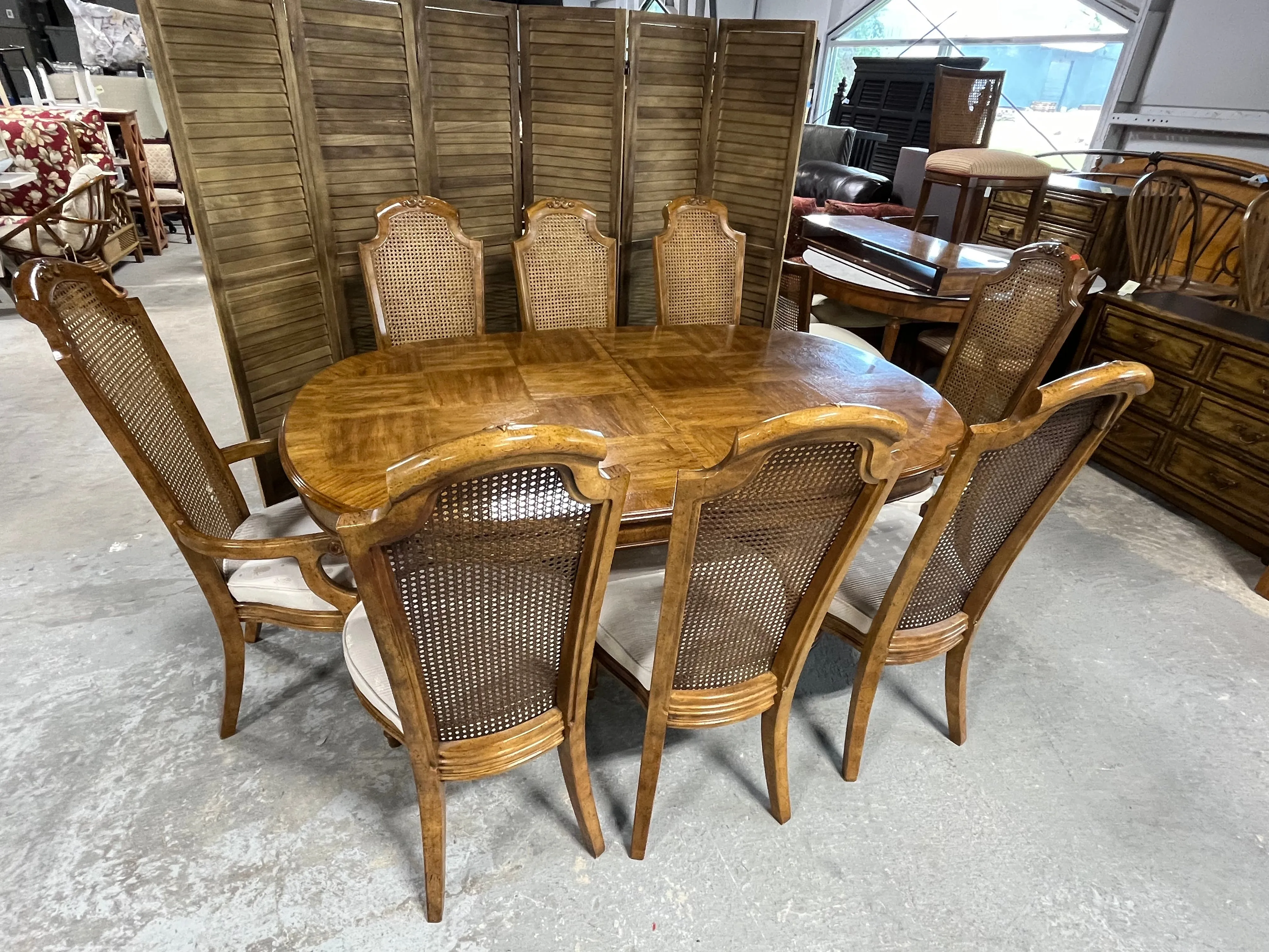 American of Martinsville Double Pedestal Dining Table with 8 Chairs, 2 Leaves, and Table Pads