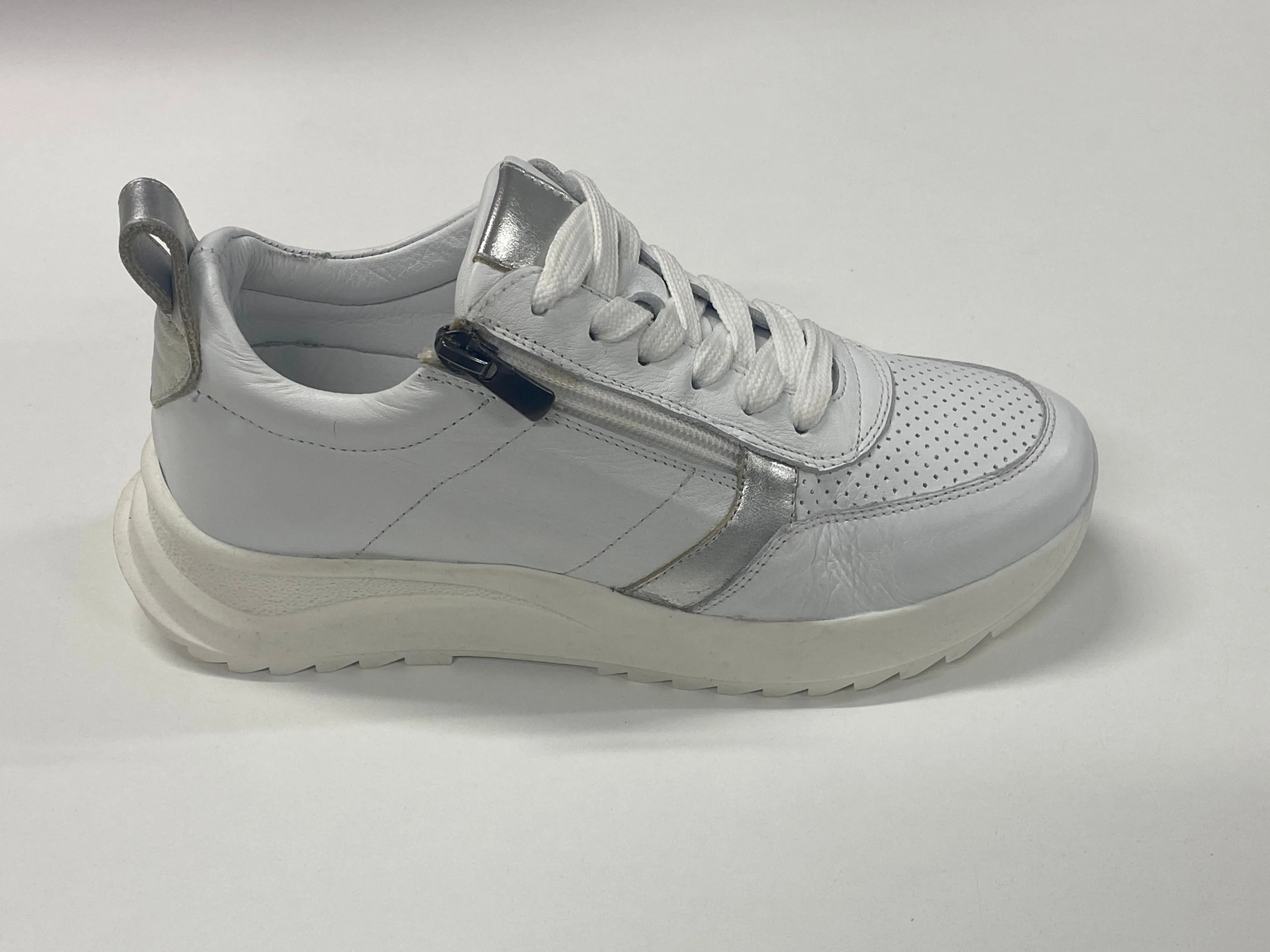 Valley - Leather Sneaker - White/Silver